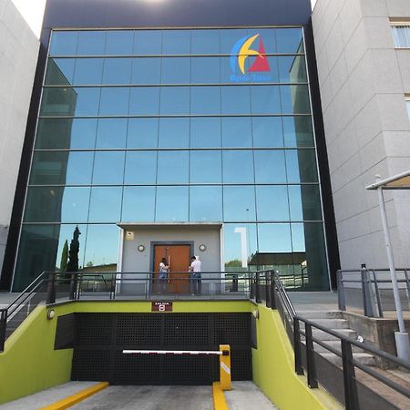Apartamentos Vertice Sevilla Aljarafe Бормухос Екстериор снимка