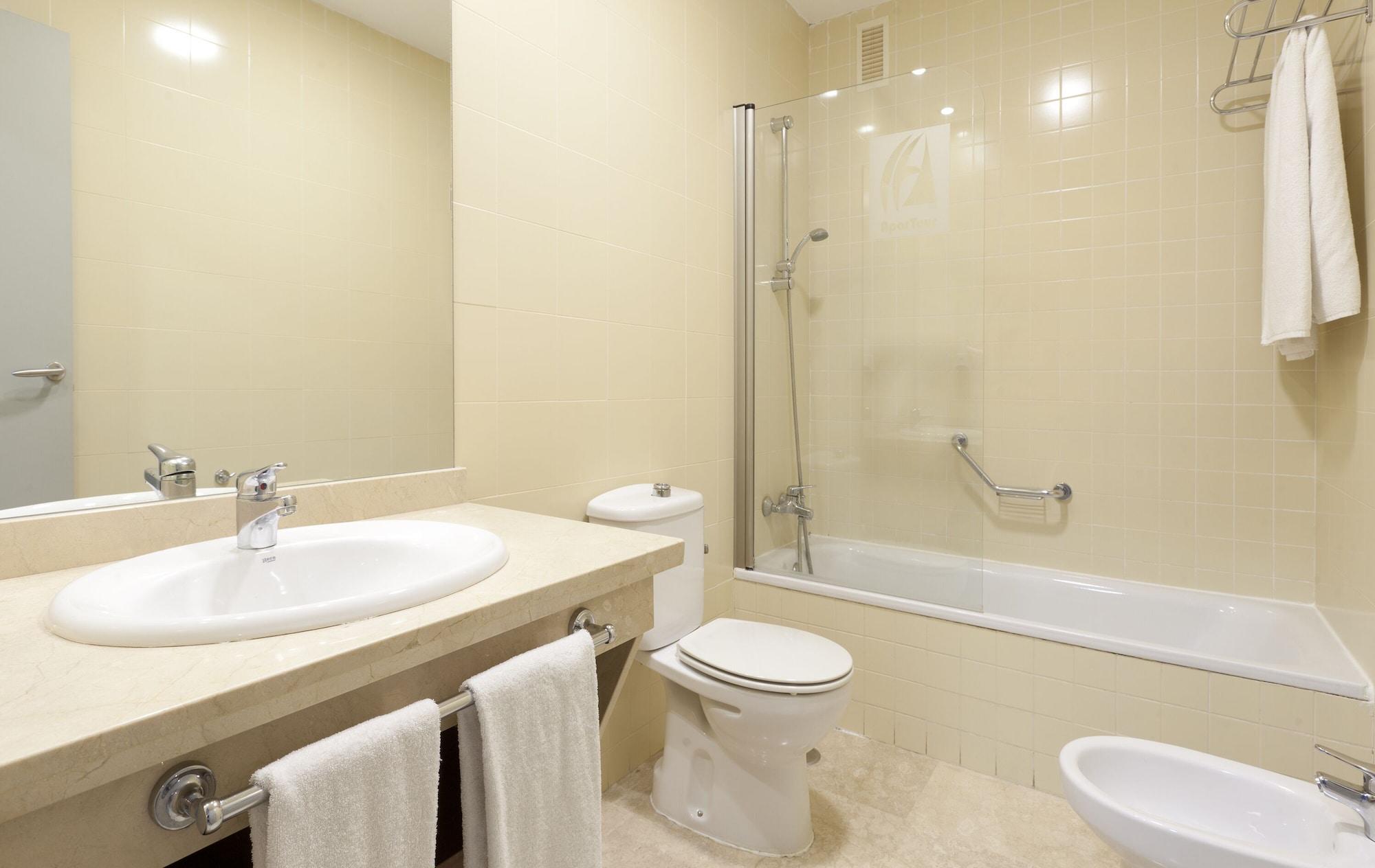 Apartamentos Vertice Sevilla Aljarafe Бормухос Екстериор снимка
