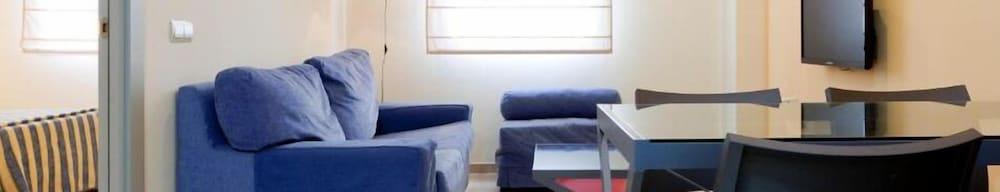 Apartamentos Vertice Sevilla Aljarafe Бормухос Екстериор снимка