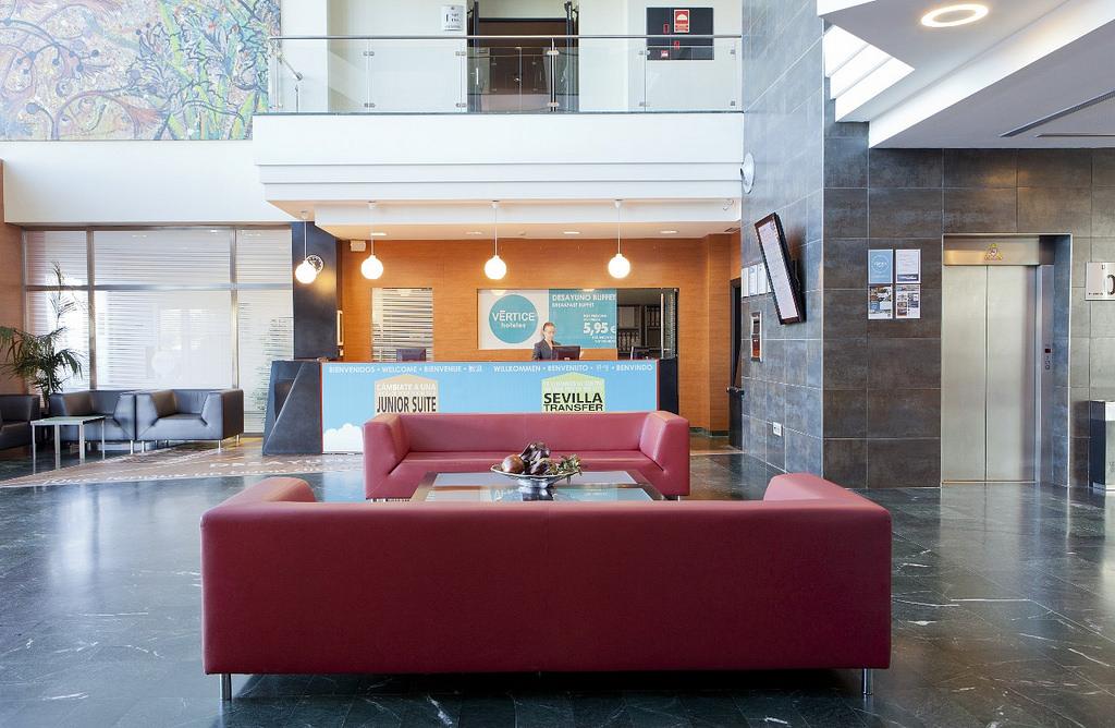 Apartamentos Vertice Sevilla Aljarafe Бормухос Екстериор снимка
