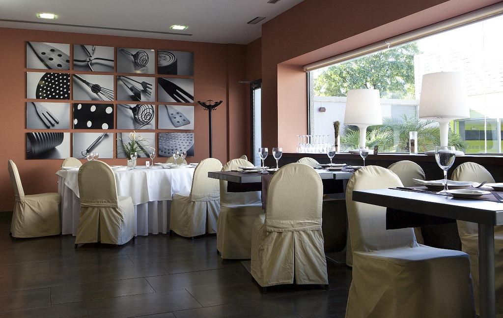 Apartamentos Vertice Sevilla Aljarafe Бормухос Екстериор снимка