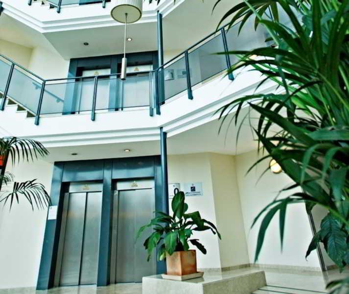 Apartamentos Vertice Sevilla Aljarafe Бормухос Екстериор снимка