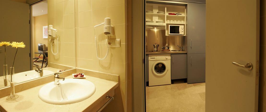 Apartamentos Vertice Sevilla Aljarafe Бормухос Екстериор снимка